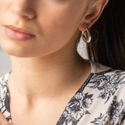 earring.silver.hoop .124a