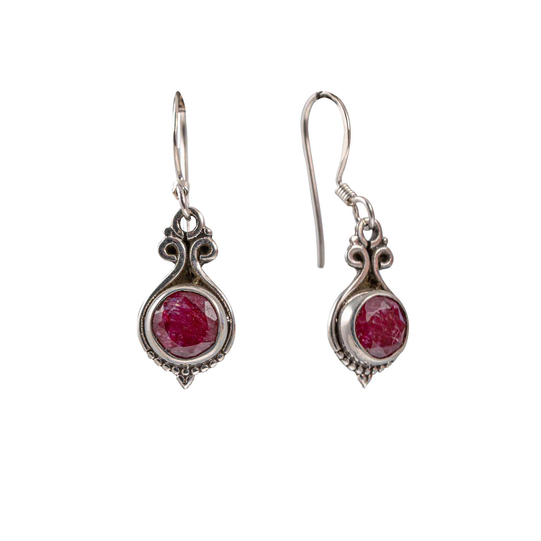earring.silver.ruby .121 earring.silver.ruby .121