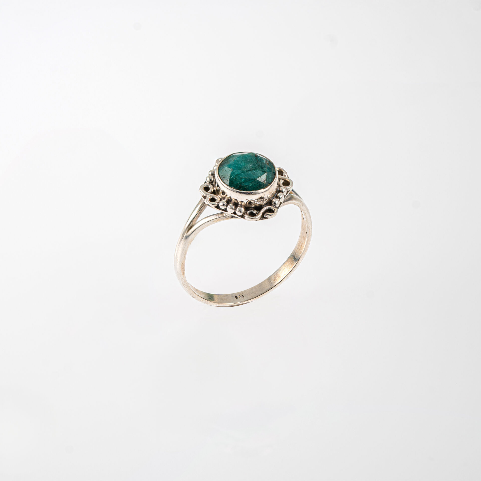 ring.silver.emerald.green.210a
